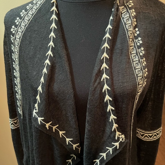 NWT Hot and Delicious Black Embroidered Bohemian Cardigan SzM - Picture 3 of 11